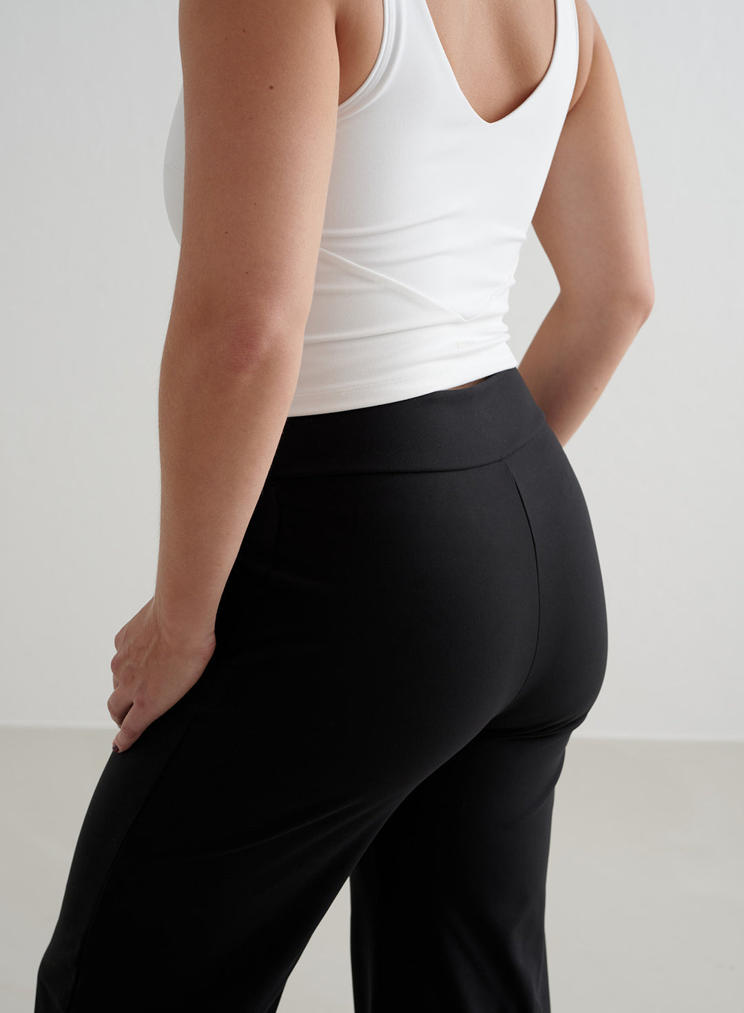 Black Sense Wide Petite Pants – AIM'N EU