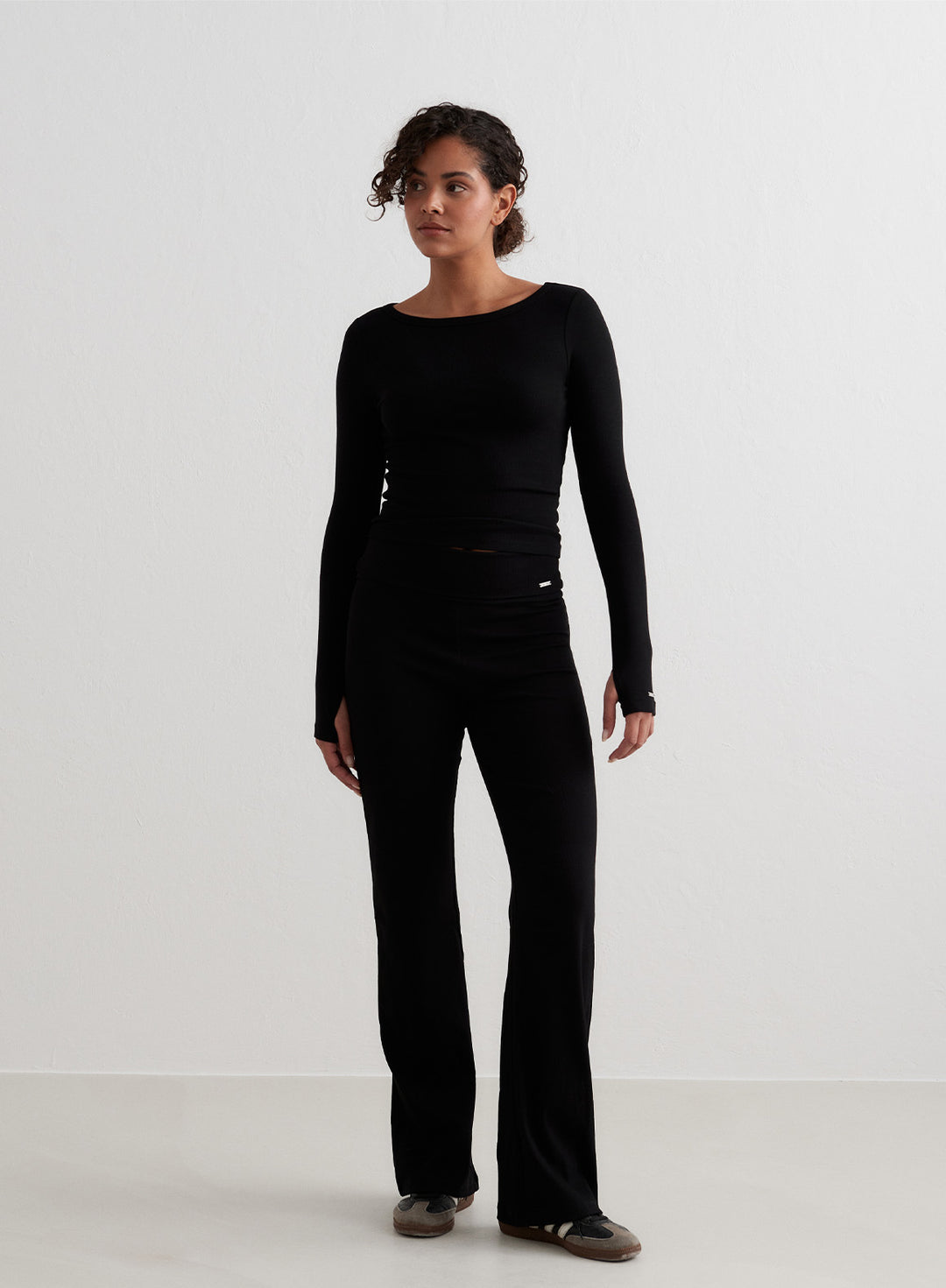 Black Ease Ribbed Long Sleeve Top – AIM'N EU