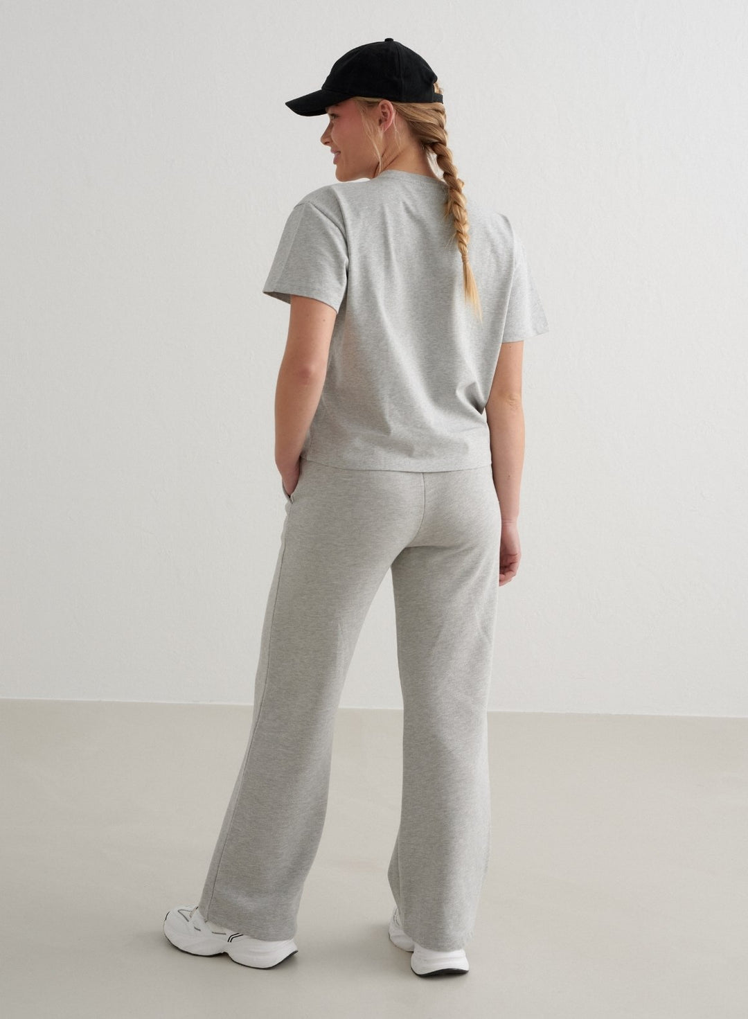 ボトムス・スパッツ the campamento/Grey Velour Jogging 3y Grey Melange Wide Sweatpants – AIM'N EU