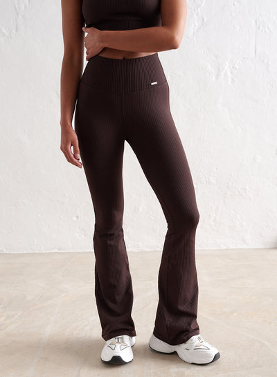 [The model wears size XS and is 161 cm.]
