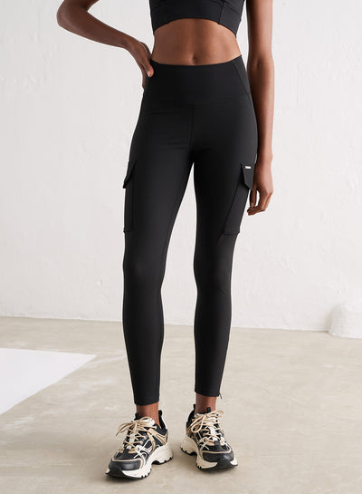 [The model wears size S and is 175cm.]