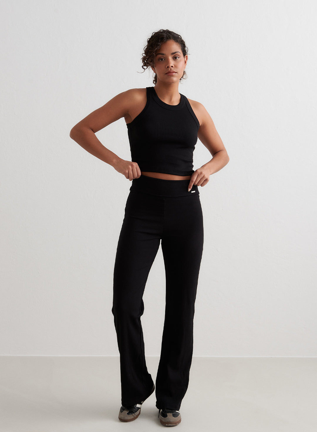 Black Ease Ribbed Pants – AIM'N EU