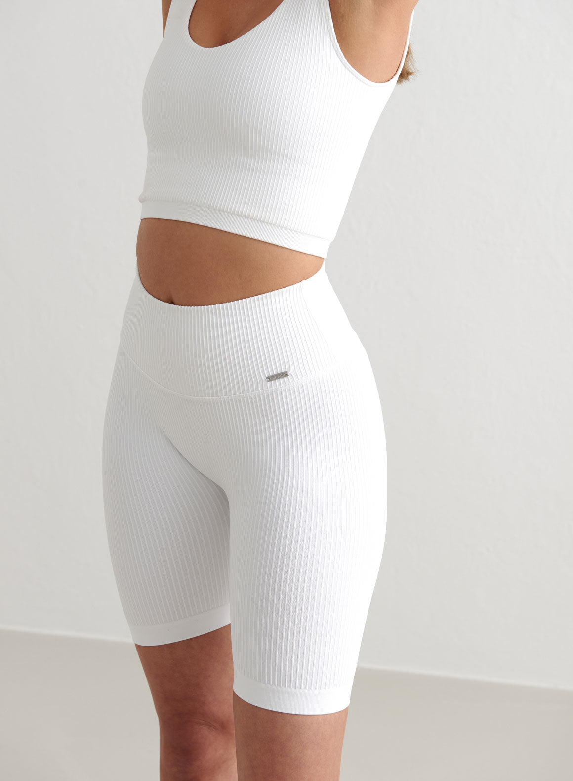 Yoga Shorts – Shop Women's Yoga Shorts Online – AIM'N EU
