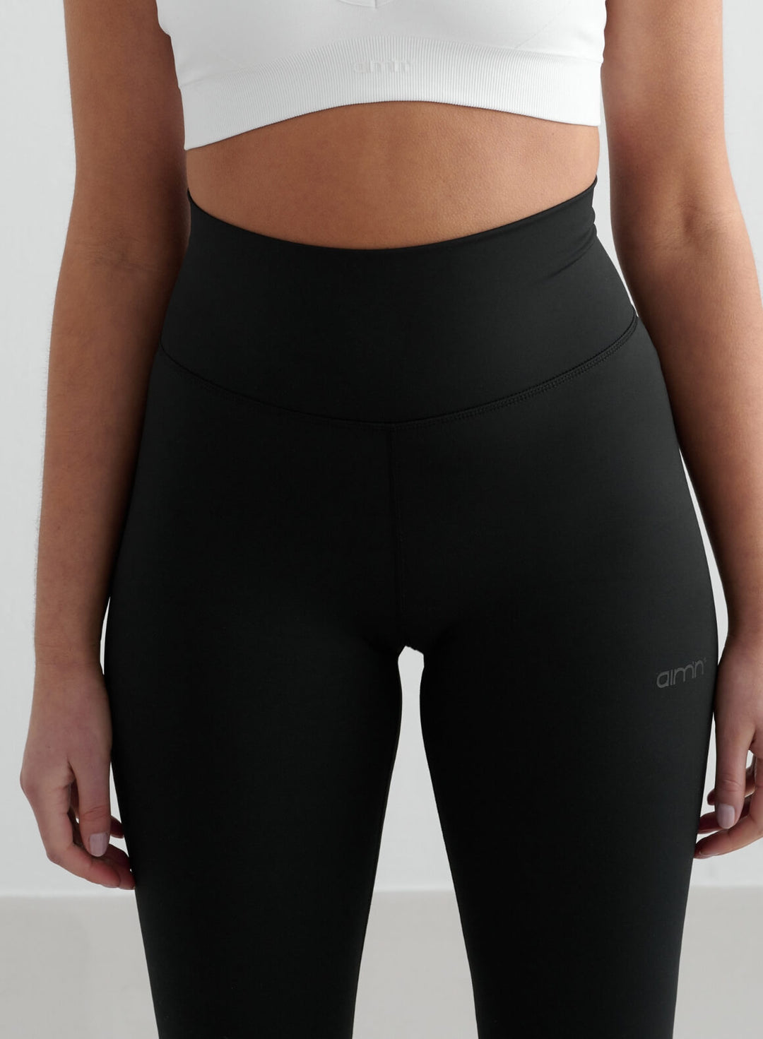 大流行中！ Monochrome Black Core EU AIM'N – Tights Flare ピアス