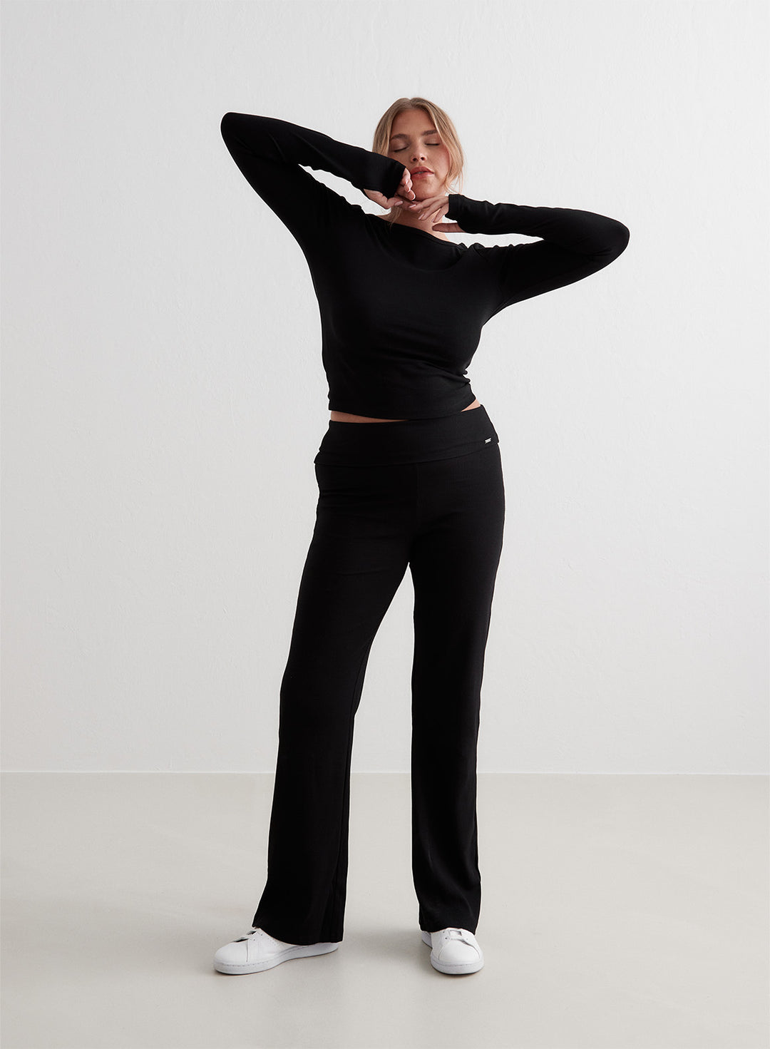 Black Ease Ribbed Long Sleeve Top – AIM'N EU