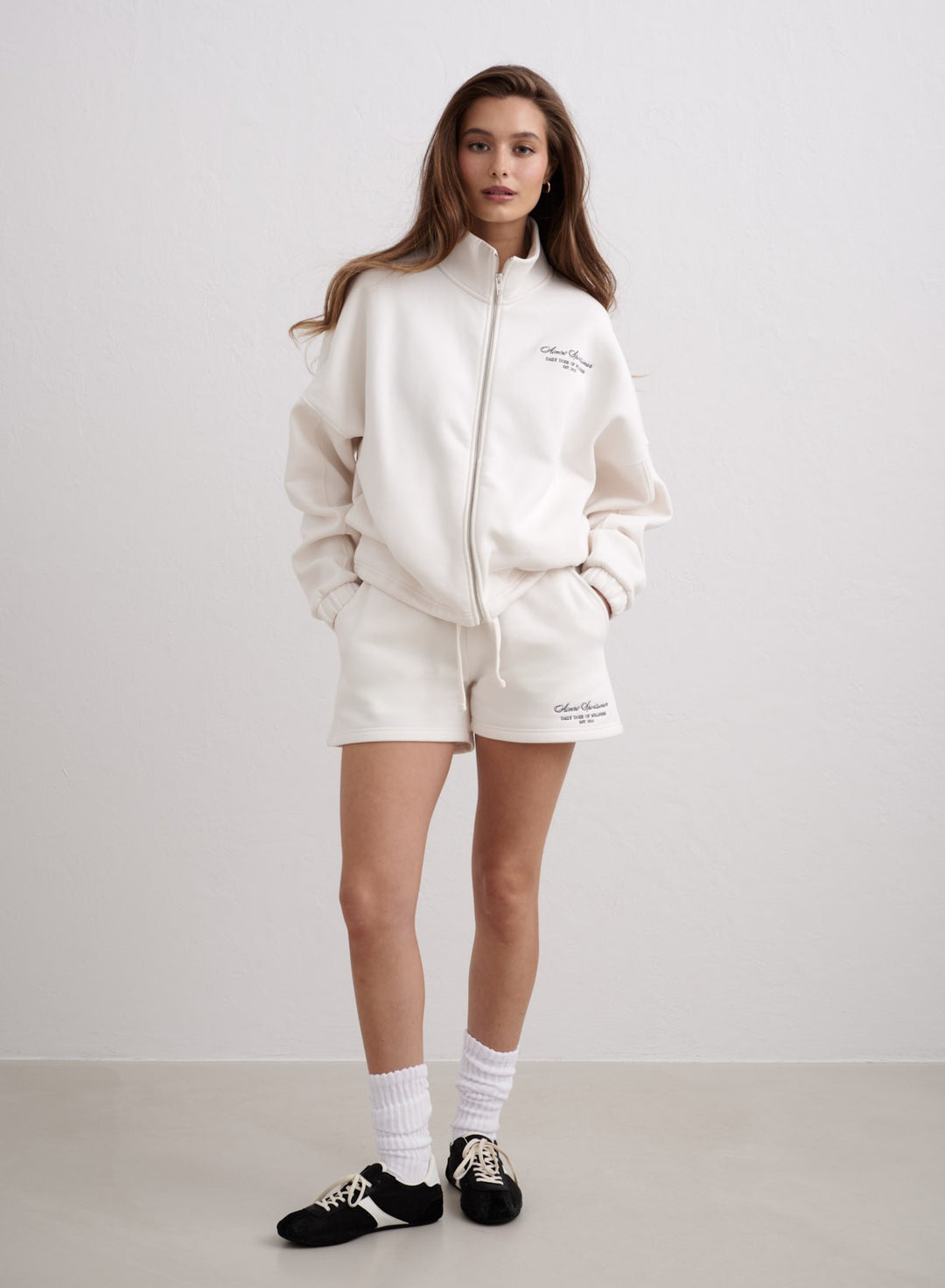  クリーム ジップアップジャージ Off White Script Zip Jacket – AIM'N EU