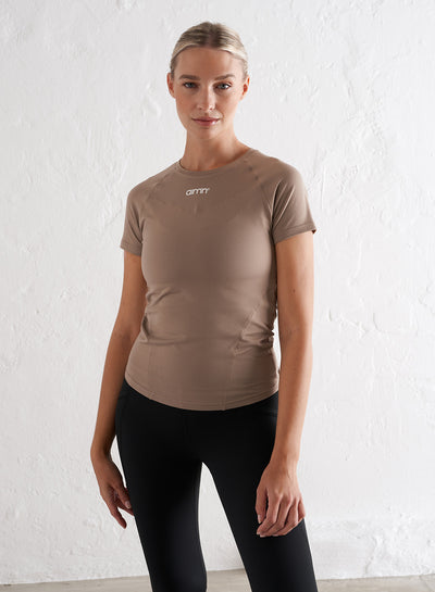[The model wears size S and is 176 cm.]